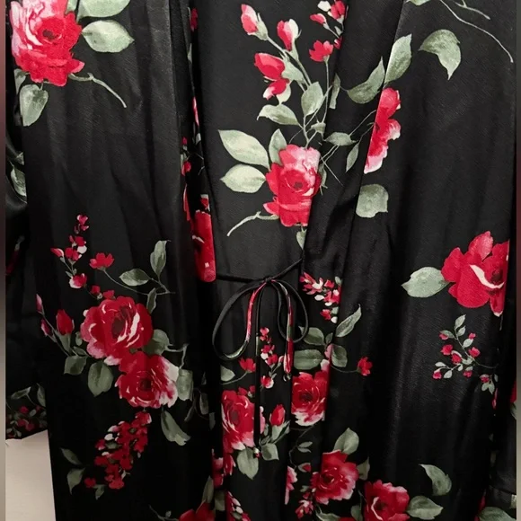 Floral Black Kimono Robe - Picture 2 of 4